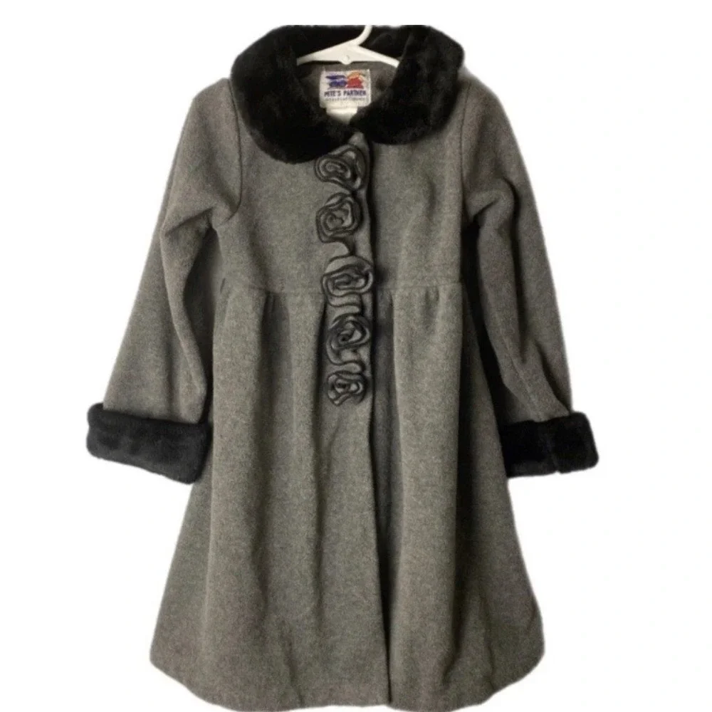 Pete's Partner Fleece Coat Kids 5/5 Gray Faux Fur Collar Rosette Trim Dress Coat
